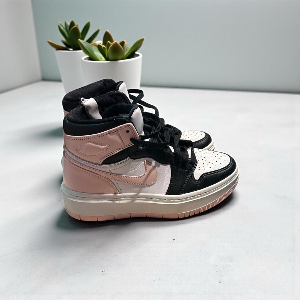 Nike Air Jordan 1 Mid Crimson Tint (GS) - Picture 4 of 10